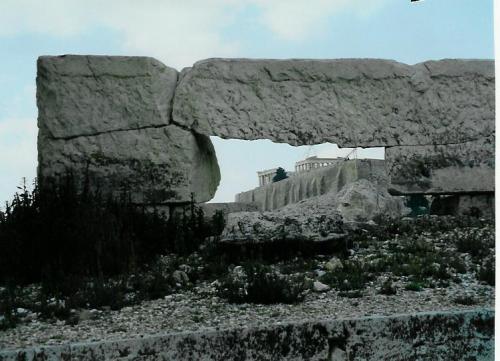 Blick auf die Akropolis vom Olympeion aus