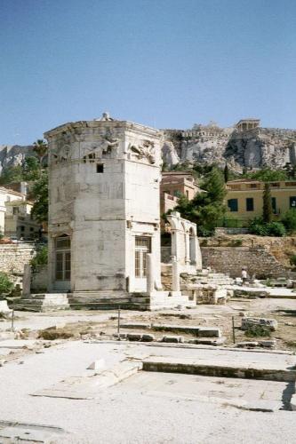 Der Turm der Winde und Akropolis