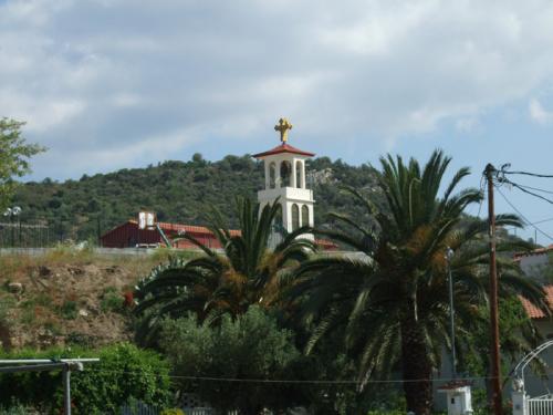 Der Kirchturm von Toroni.