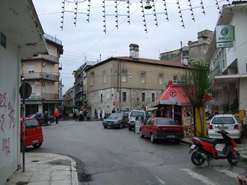 Kreuzung in Ioannina, wer hat hier Vorfahrt? ;-)