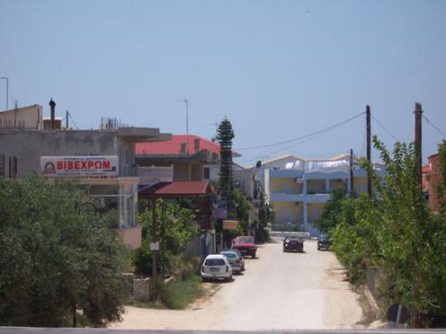 Der Ort Kanali von der Schnellstraße aus, welche Preveza und Igoumenitsa verbindet