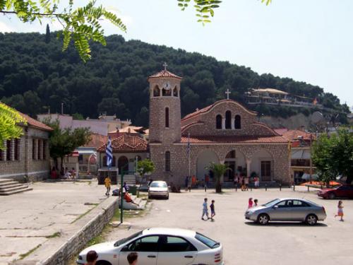 Frontansicht der Hauptkirche von Parga