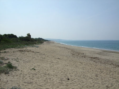 Der Strand zwischen Kastrosikia und Kanali