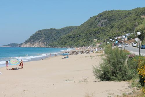 Am Strand von Loutsa