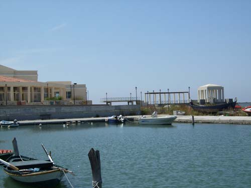 Am kleinen Fischerhafen von Lefkas