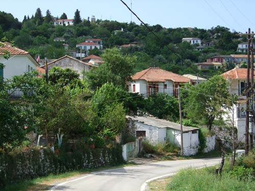 Das Bergdorf Poros im Südosten von Lefkada