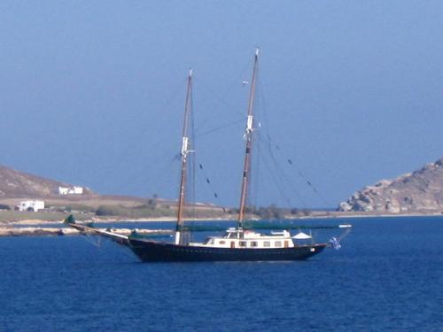 Segelschiff vor Paros