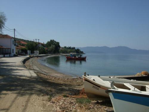 Der Strand von Kalamos an der Südküste zwischen Lefokastro und Horto.