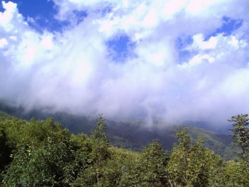 Hinter den Wolken: Das Skigebiet von Chania, Pilion.