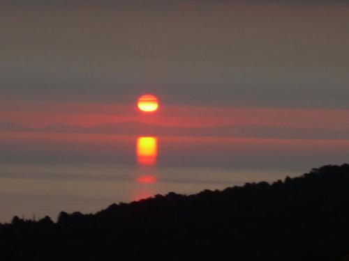 Sonnenaufgang über dem Pilion auf der Ostseite.